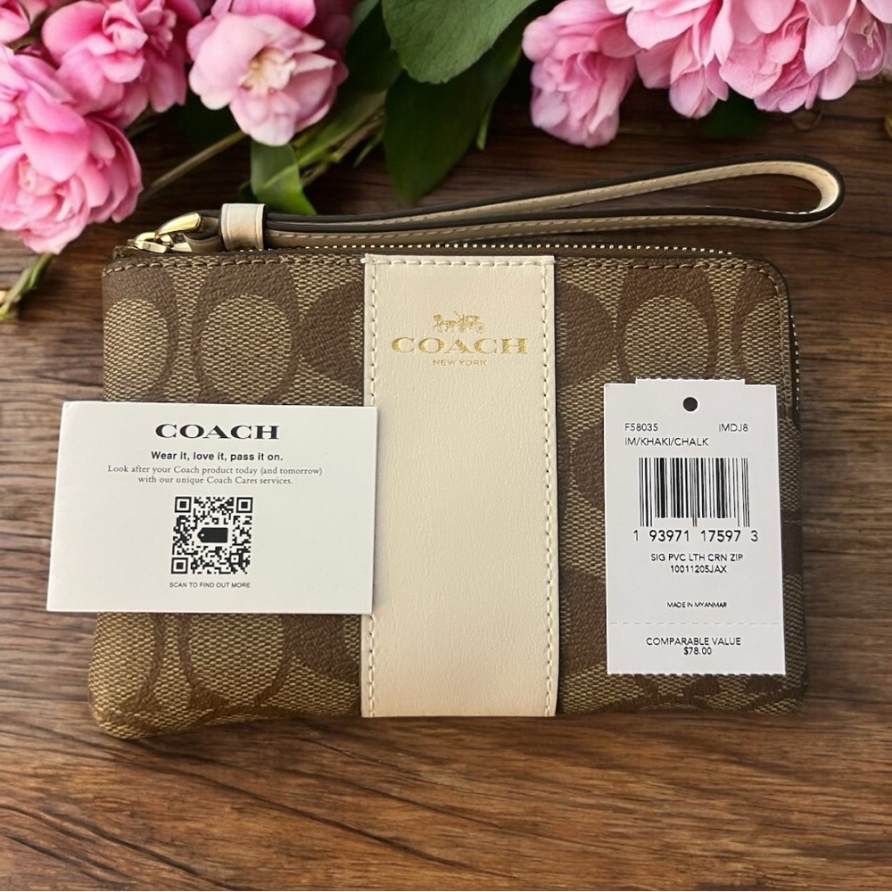 NEW WITH TAGS! $78 retail Coach Brown and Cream Wristlet - Picture 2 of 5